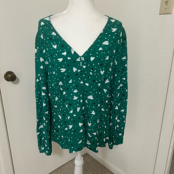 Loft Women’s Long Sleeve V-neck Green Hearts Holiday Festive Blouse Sz 16 - Picture 8 of 9